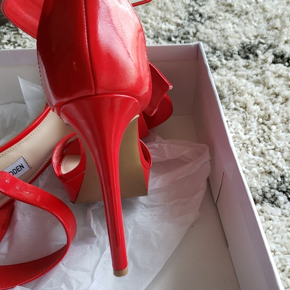 Heels - Picture 4 of 4